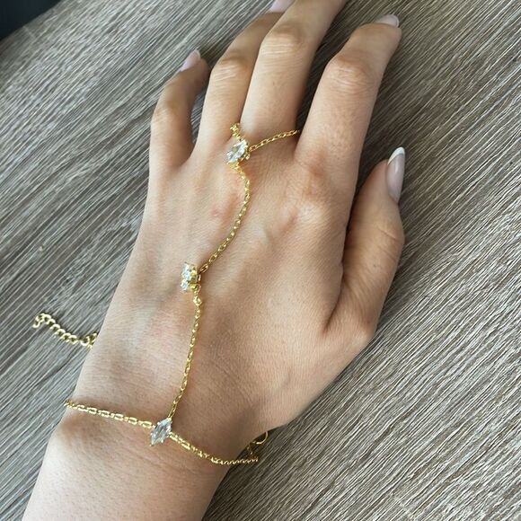 Elegant Hand Chain Bracelet N1027 - Picture 4 of 4